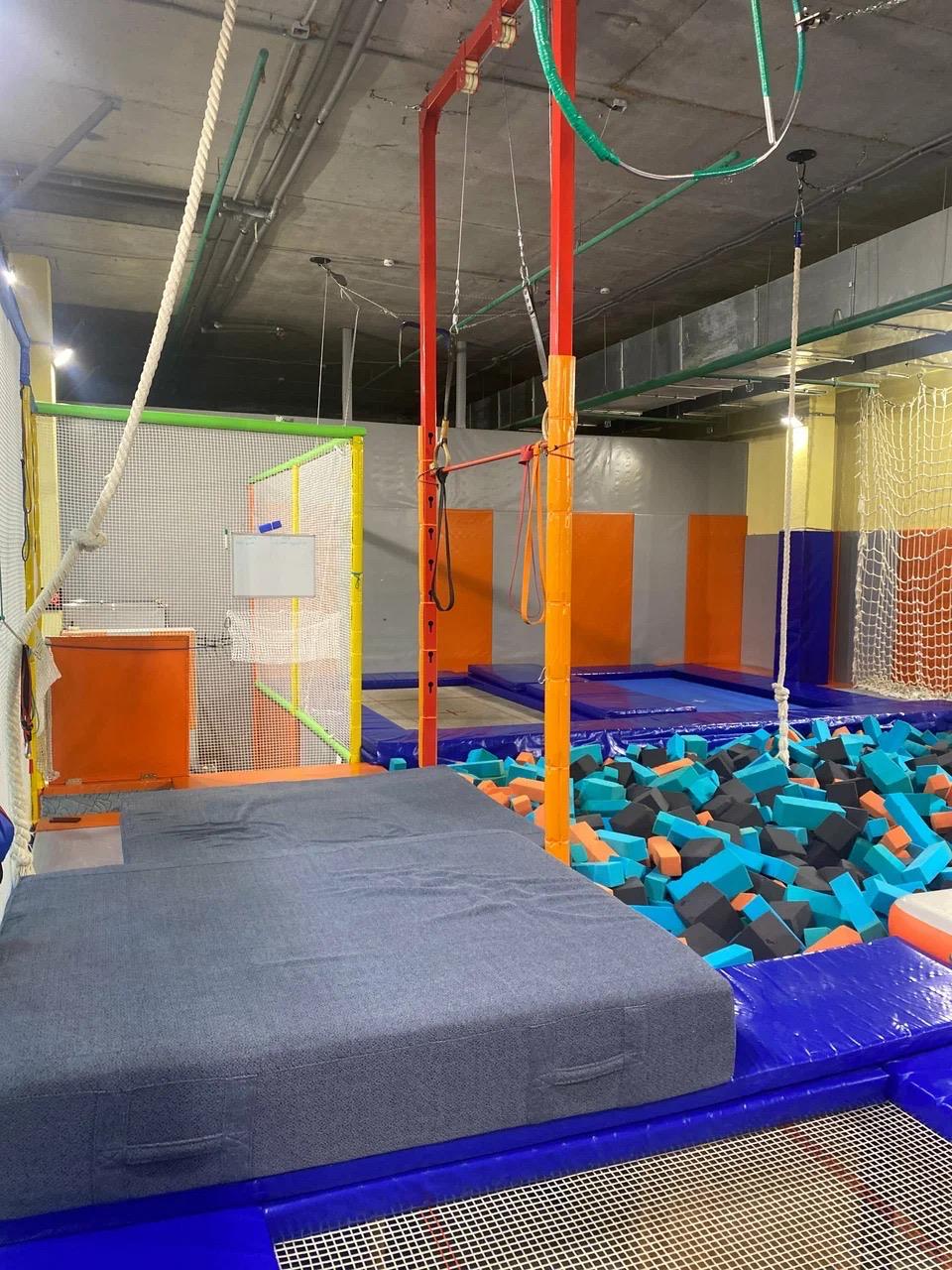 Групповые занятия на батутах