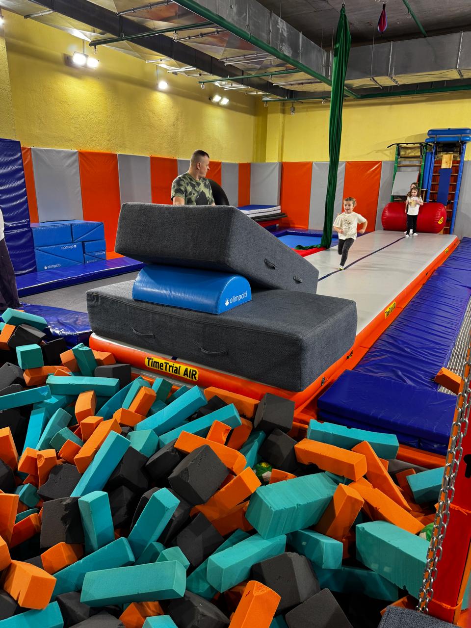 Профессиональные батуты в клубе